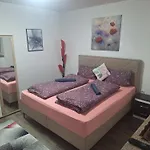 Villas Високо