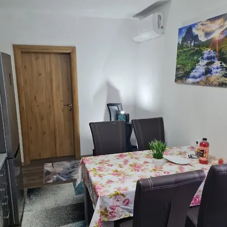 Villas Високо